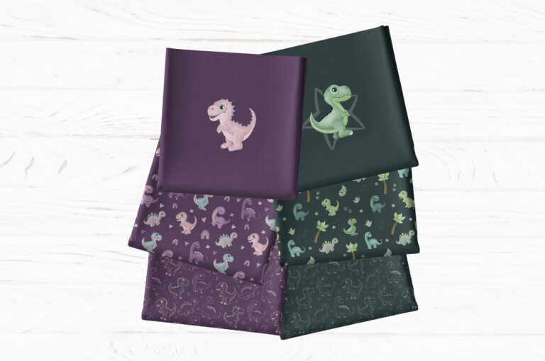 MrsMintDesign_LittleLegend__lila_anthrazit_Panel_Allover_Dinos_q